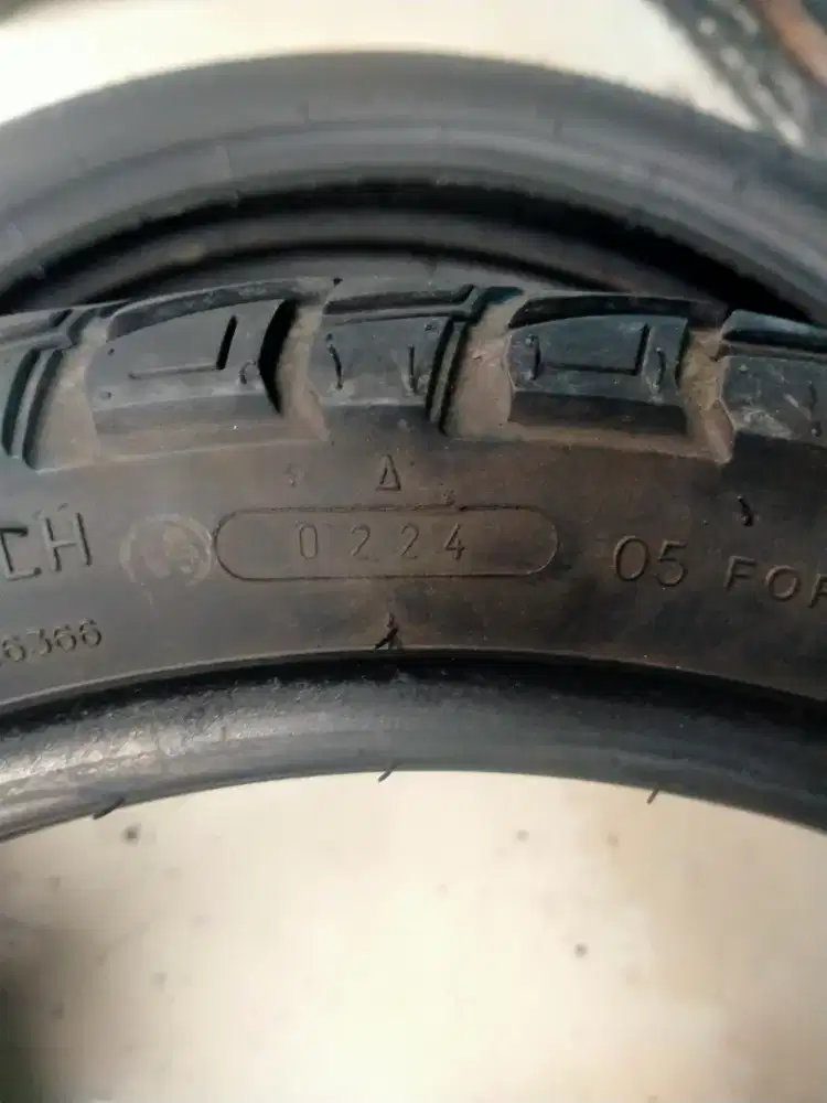 Ban tubeless ring 14
