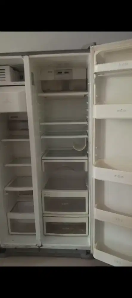KulkasLG 2 pintu kanan dan kiri