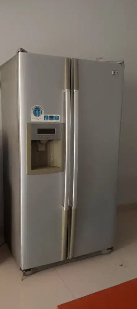 Kulkas LG 2 pintu kanan dan kiri