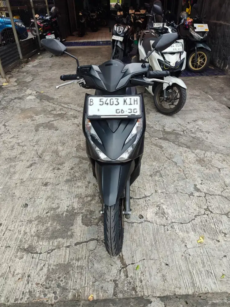 Beat deluxe 2023 km 10 rb dp 500rb ked dtoea