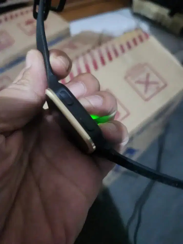 Garmin venu sq music unit plus charger aja jual cepat