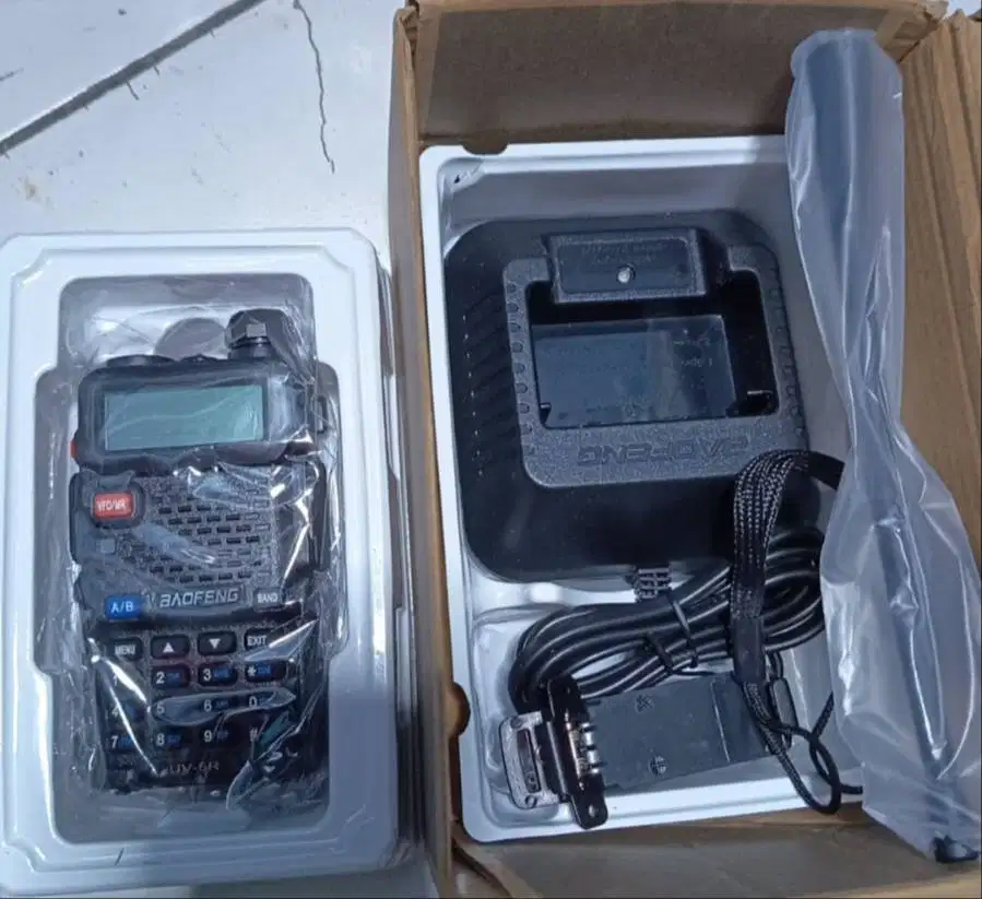 jual ht baofeng uv5r