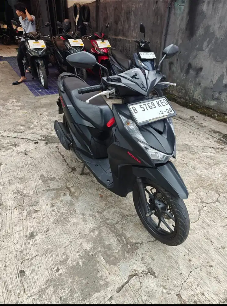 Beat deluxe 2023 km 10 rb dp 500rb ked dtoea