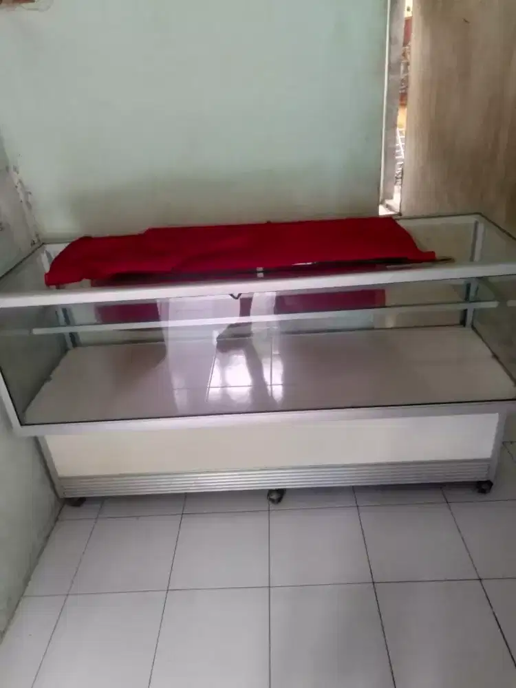 Etalase bekas counter