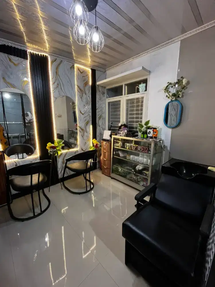 Lowongan Kerja Hair Stylist