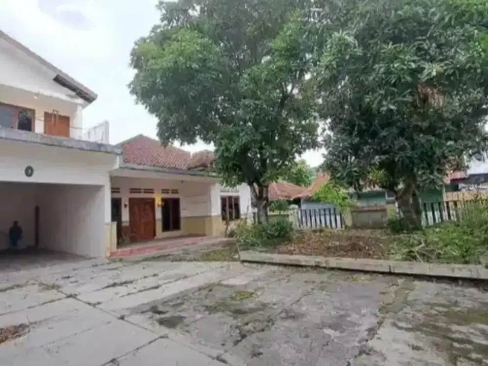 Rumah Hook Luas 557 meter Cocok Hunian Kantor Jalan Aspal Lebar Timoho