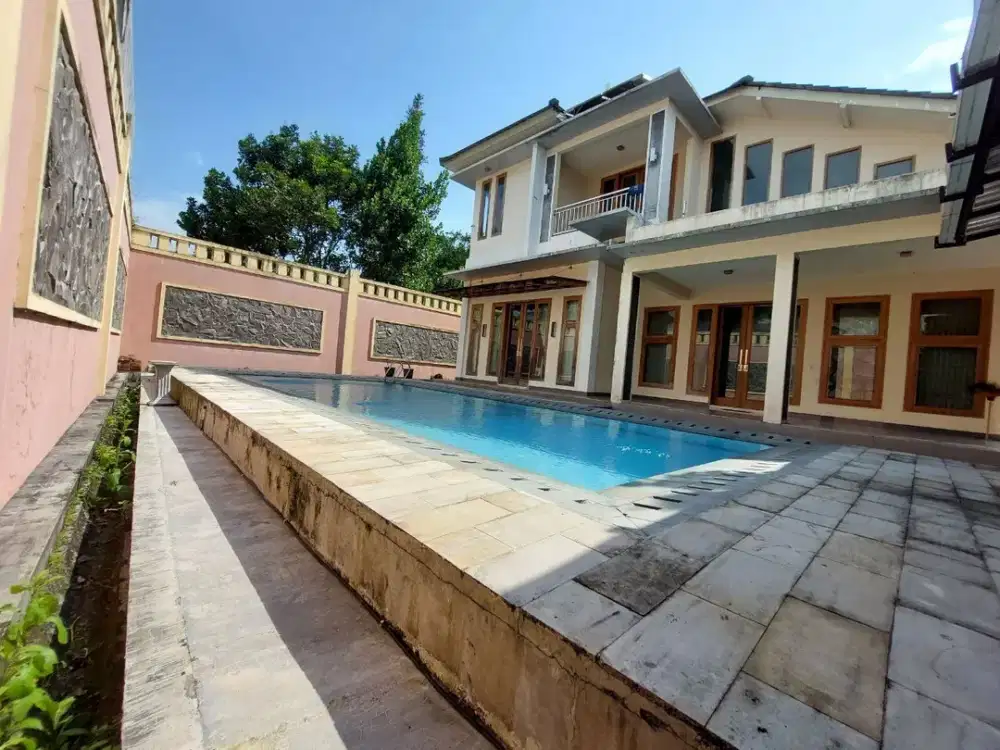 Kantor dan Rumah ada Kolam Renang dekat lottemart