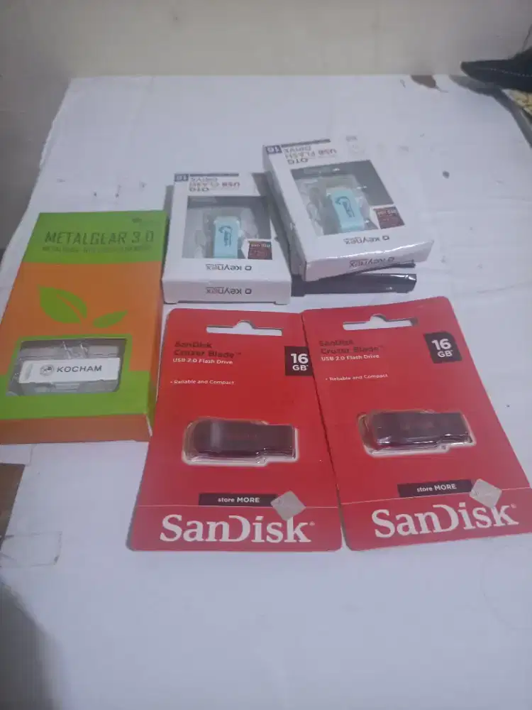 Flashdisk Sandisk 16 Gb