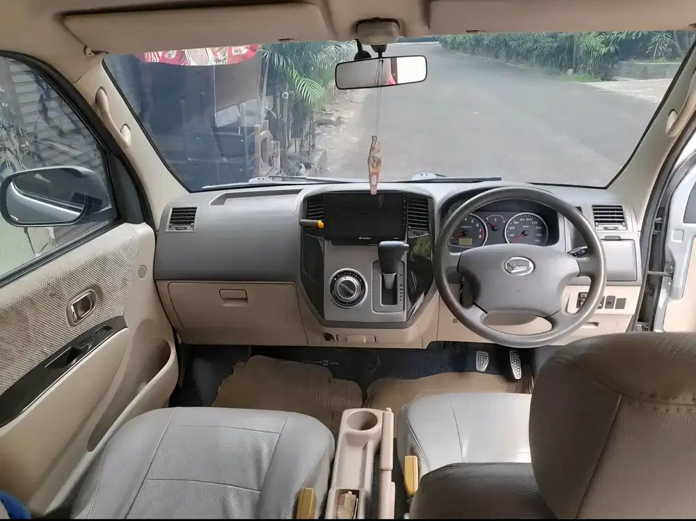 Daihatsu Luxio 2009 Bensin