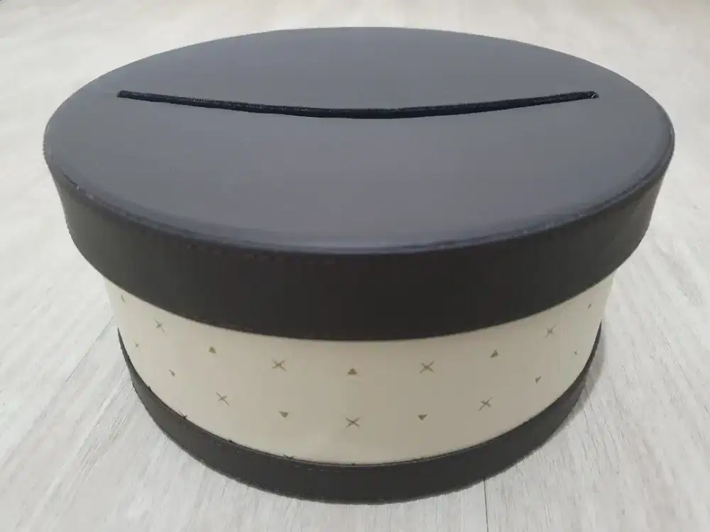 Kotak Tempat Asesoris/Uang Kertas