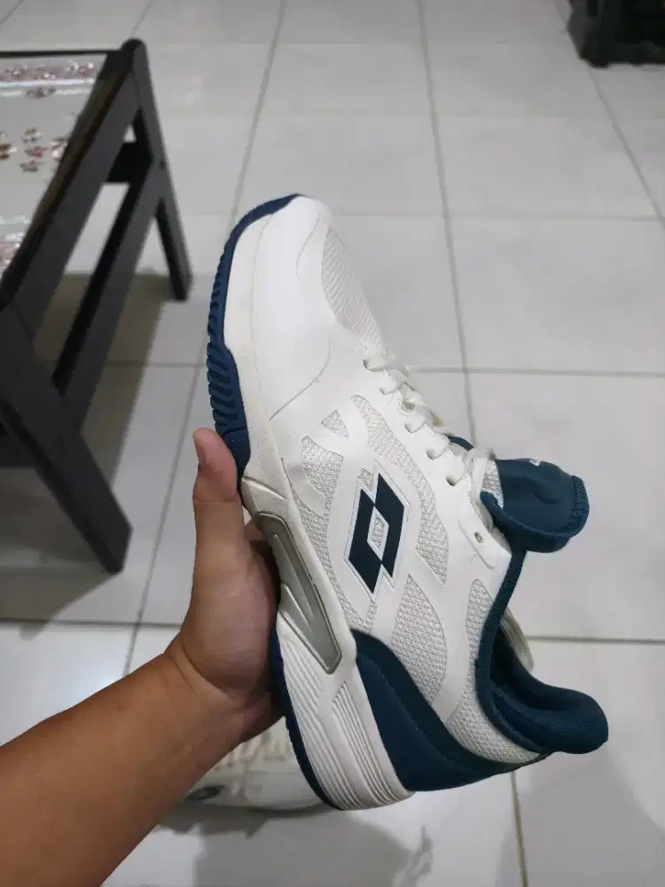 Sepatu Tennis Lotto size 44 like NEW!!