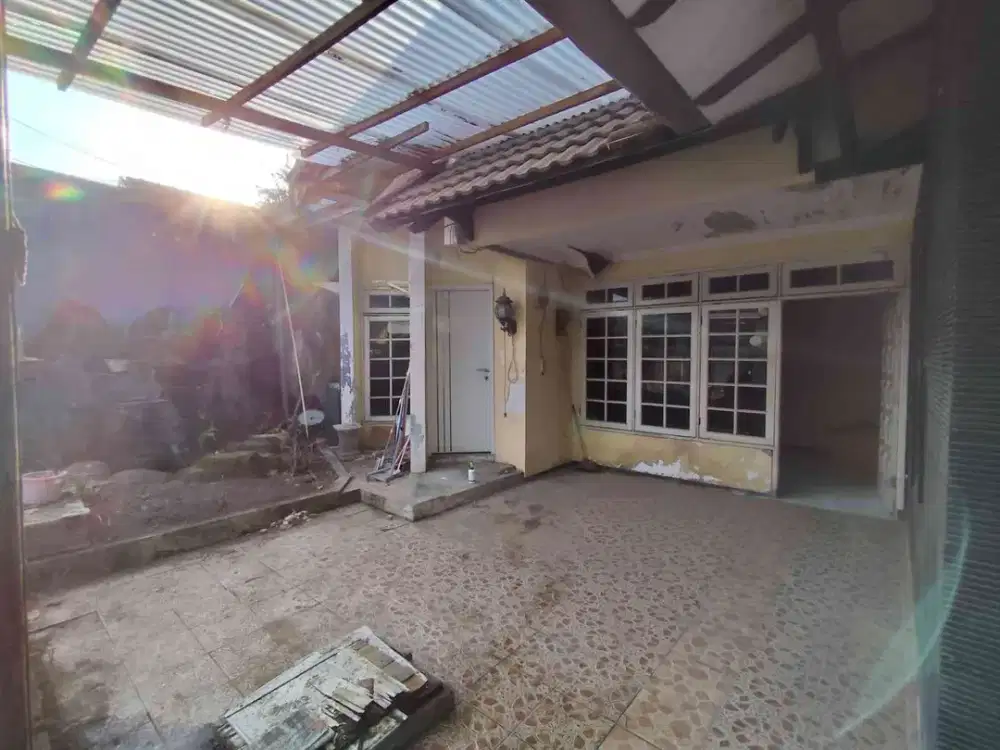 Rumah Perlu Renov Wiyung Taman Pondok Indah