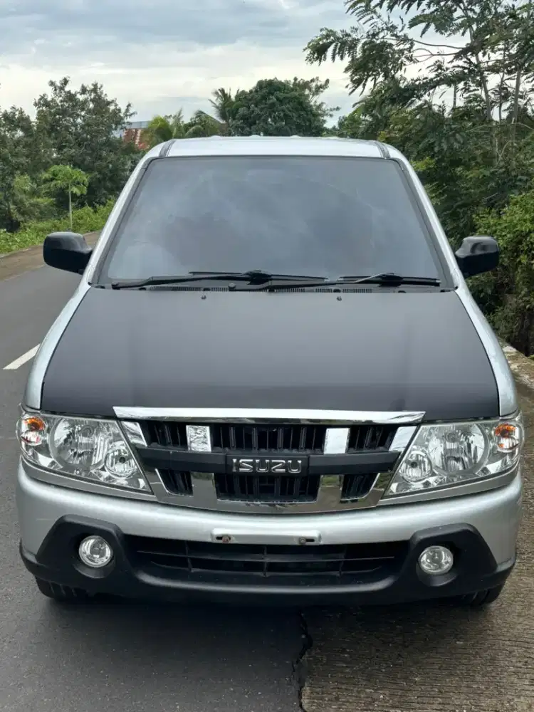 Isuzu panther tahun LV tahun 2010