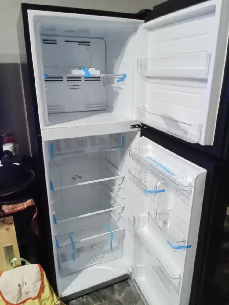 DIJUAL KULKAS TOSHIBA KONDISI BARU SEGEL