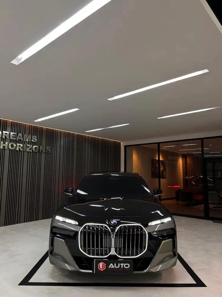 BMW 735i M-Sport 2025 Abu2 Met B1FTG Km8rb Nik 2024 PADI