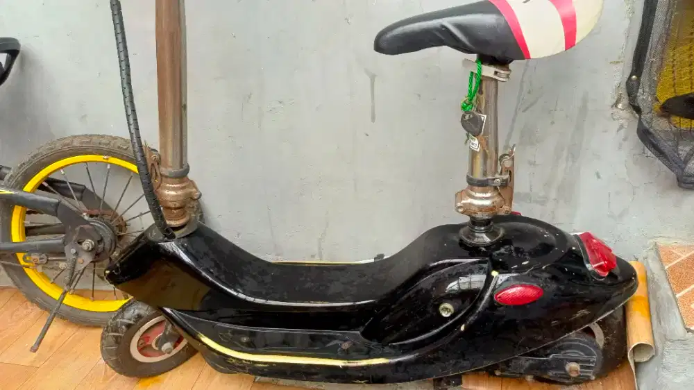 Scoter listrik selis E scooter