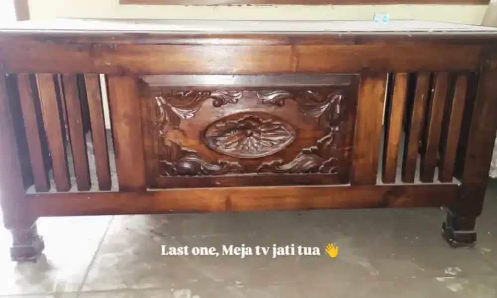 Meja TV Kayu Jati Tua