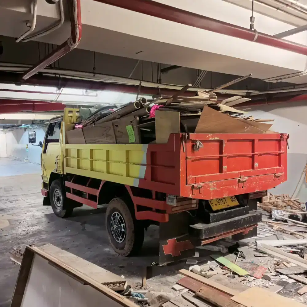 Jasa Buang Sampah, Puing