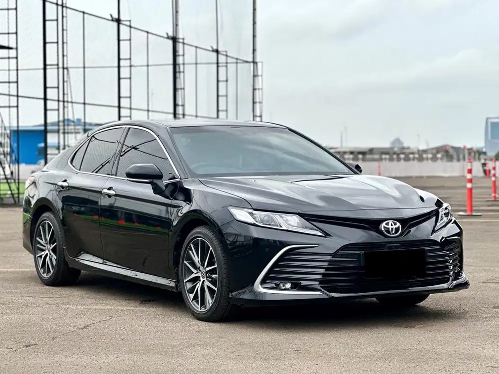 Toyota Camry 2.5V Facelift 2022 LOW KM Antik