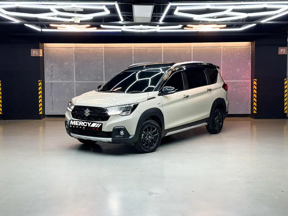 Coklat Muda Low KM !! Suzuki XL7 Alpha Hybrid 2023 Matic