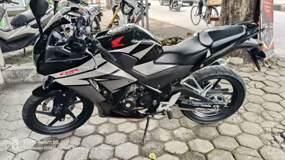 Honda CBR 150 R 2015