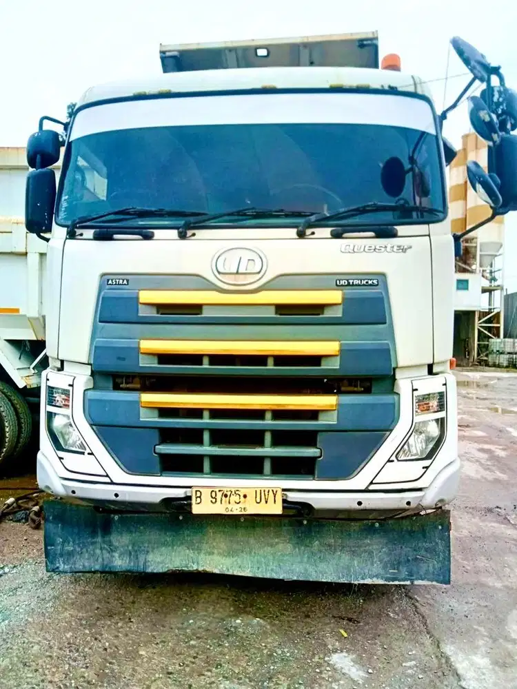 Dijual mobil Dump Truck Tronton UD Truck tahun 2018