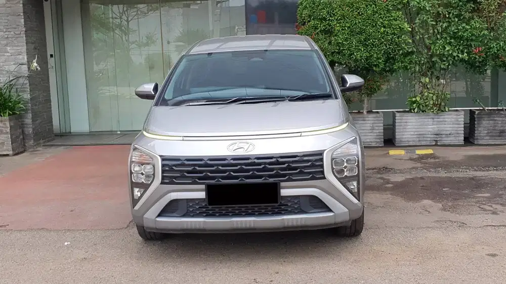 Hyundai Stargazer Prime 1.5 4x2 AT Abu NIK 2023 Like New Low KM Record