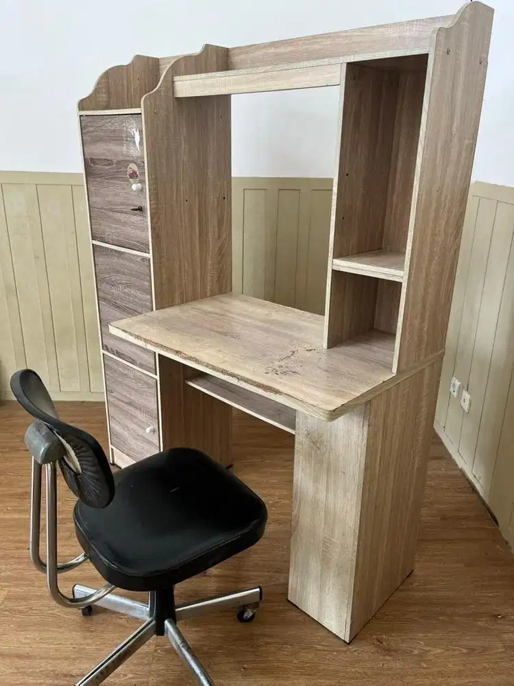 Meja belajar kursi anak layak pakai