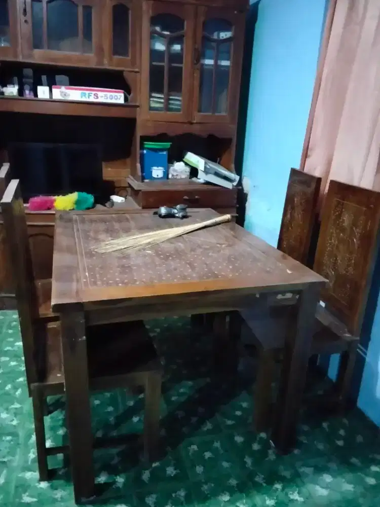 meja makan 4kursi bagus dan kokoh