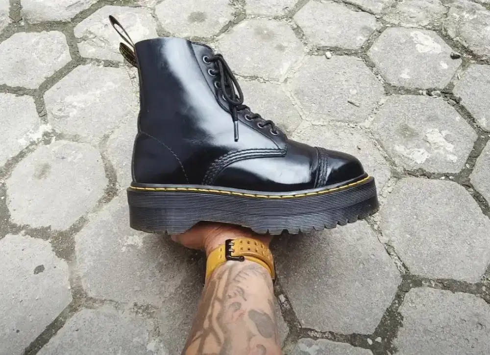 SEPATU DOCMART SINCLAIR
