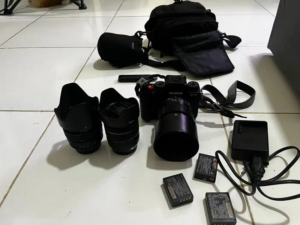 Fujifilm XT2 + 3 lensa