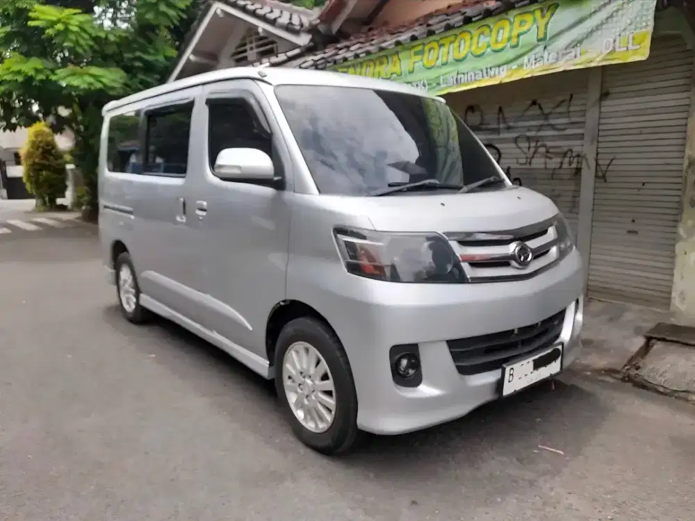 Daihatsu Luxio 2009 Bensin