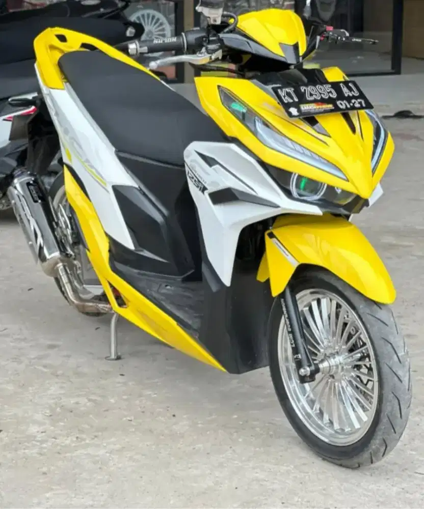 VARIO 125 NEW Thun 2022