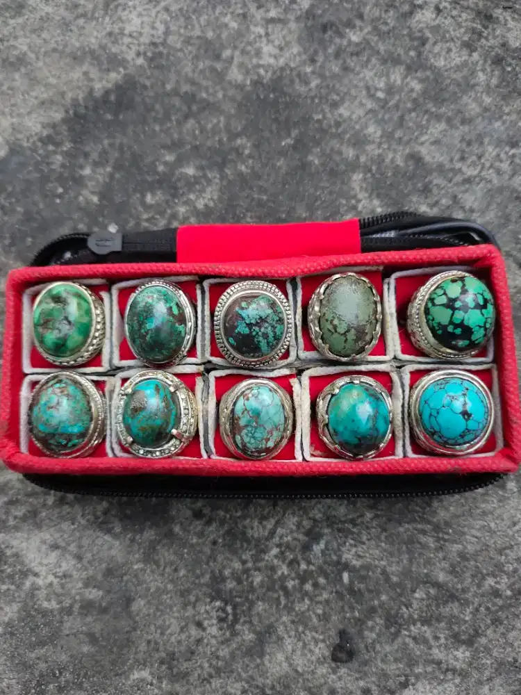 Cincin batu permata pirus