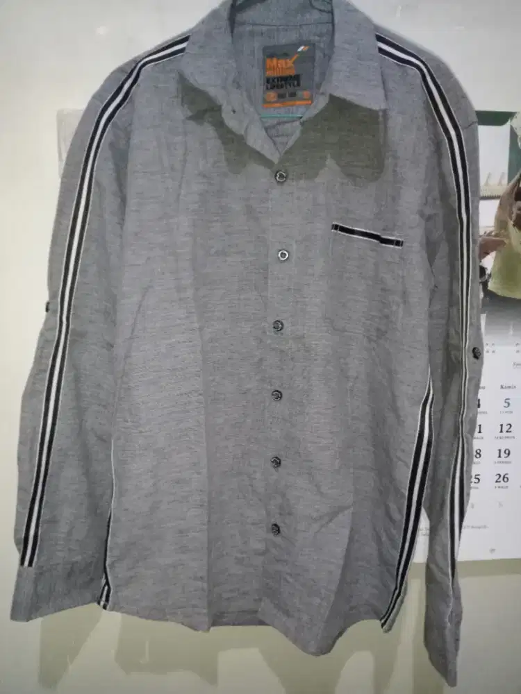 Jual kemeja Max Millian ukuran XL fit to L