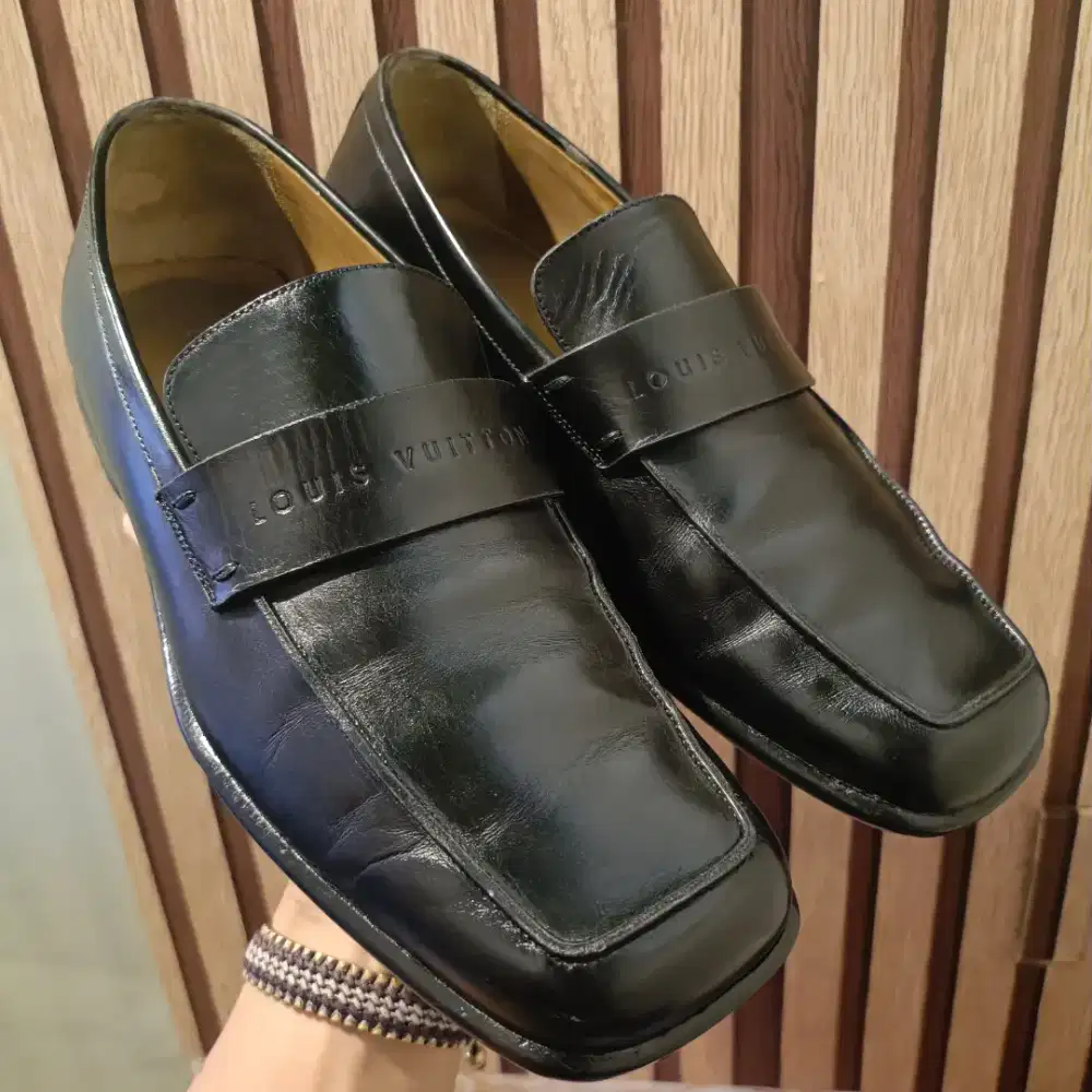 Loafers pria lv authentic