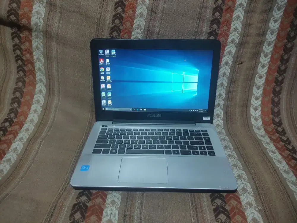 B301 Laptop Asus X455L core i3 gen5 Ram 4GB hdd 500Gb Siap pakai