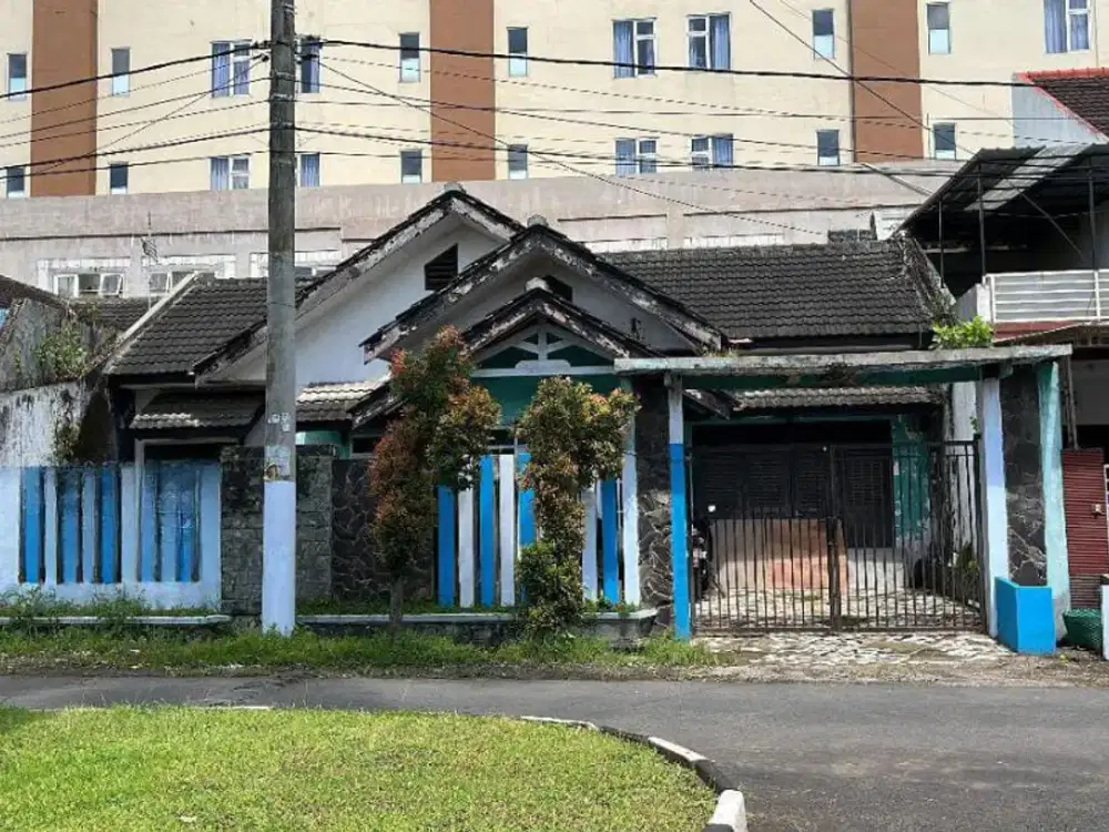 Rumah Buat Kantor Raya Sengkaling Samping Hotel