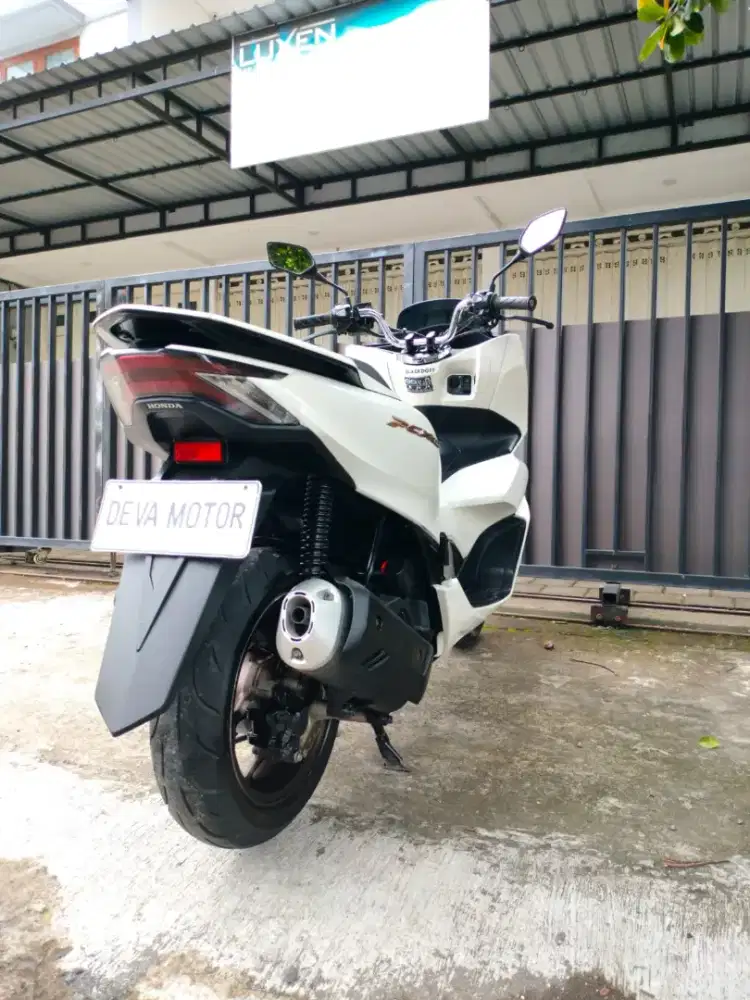 PCX putih 2023 DP 1 juta Deva motor