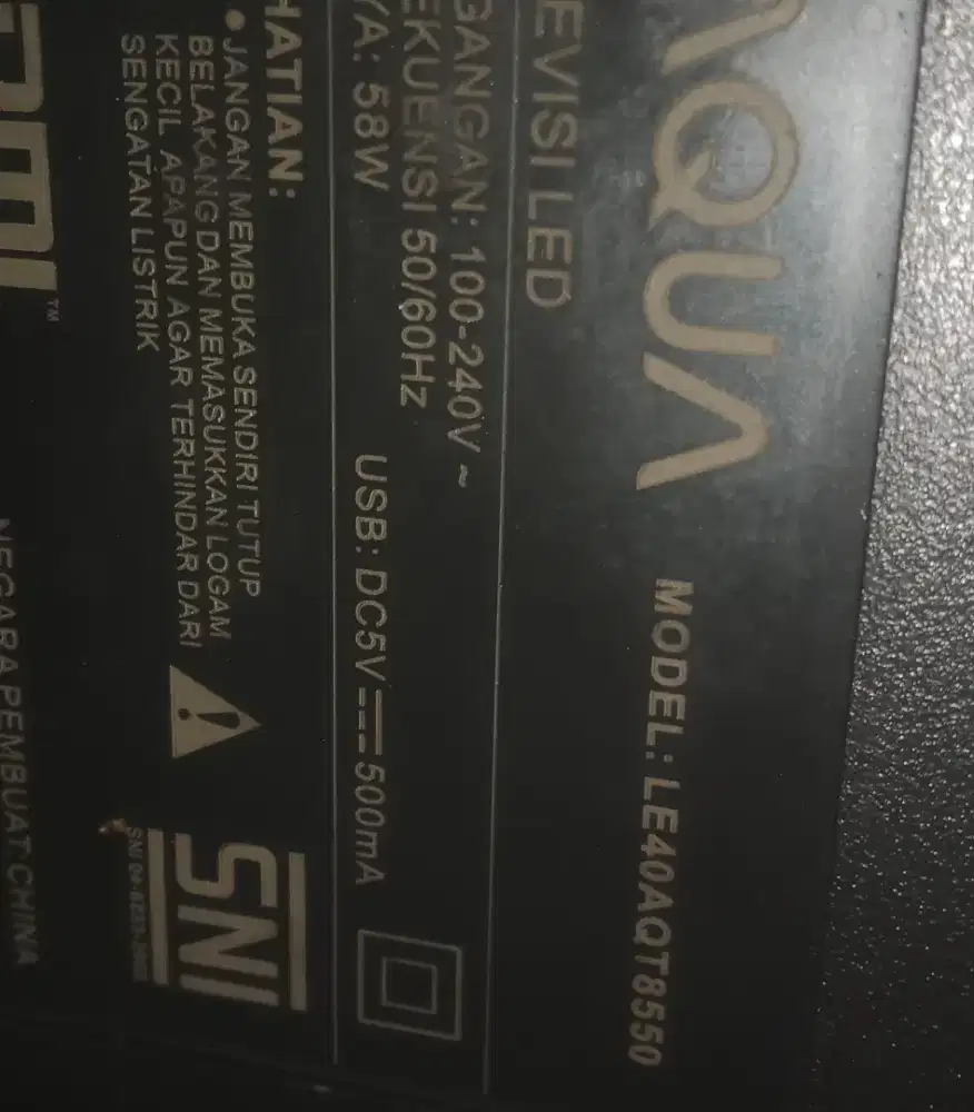 Tv led aqua 40 in.. Awal nya gambar normal. Trs bergaris2