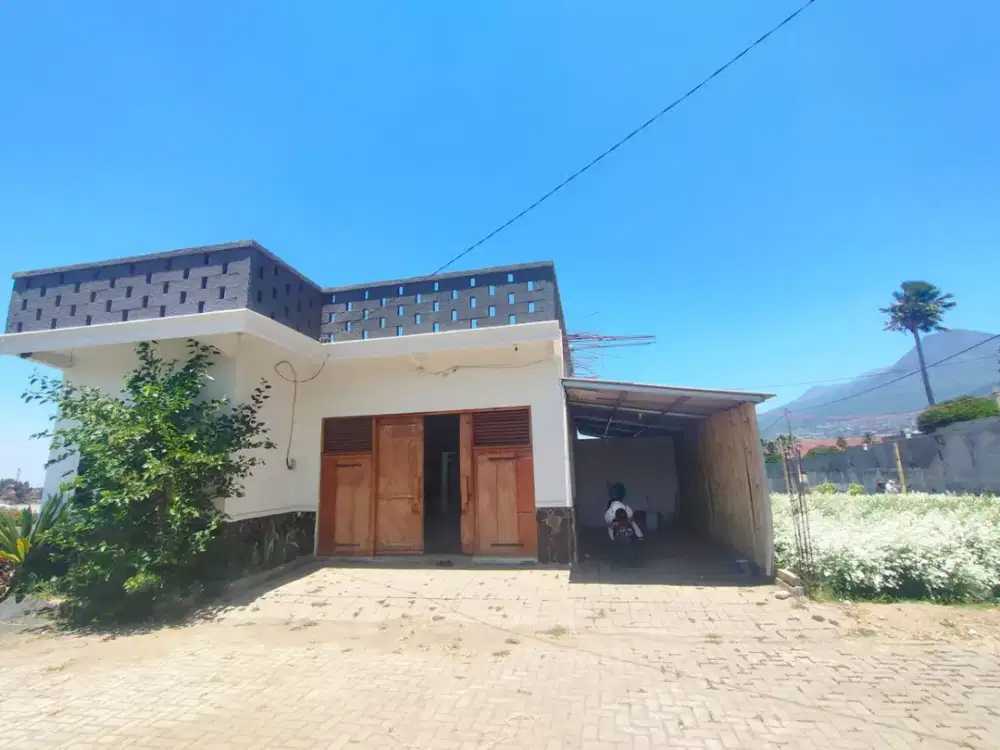 DIJUAL CEPAT Villa Cantik Sidomulyo Batu, Kolam Renang Pribadi