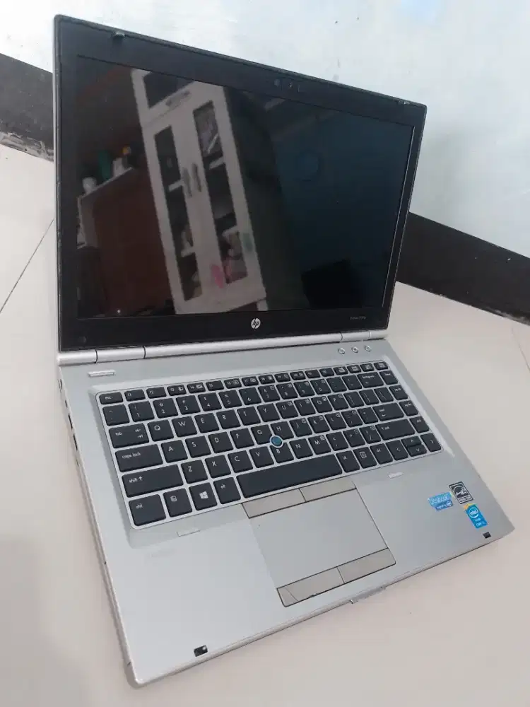 Laptop hp probook normal ( double vga, ram 8 gb, ssd 240 gb )