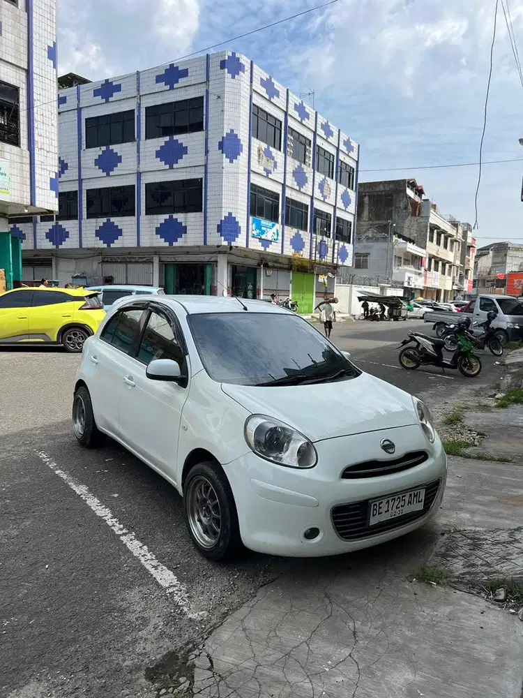 Nissan March XS 2011