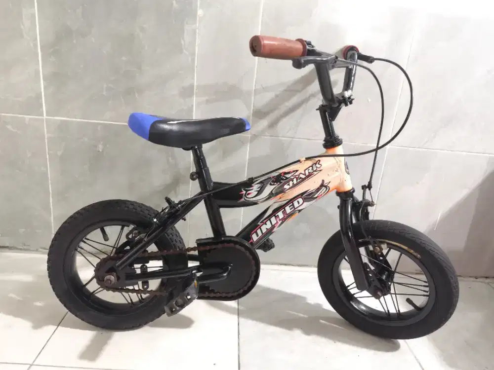 Sepeda bmx ukuran 12 siap pakai