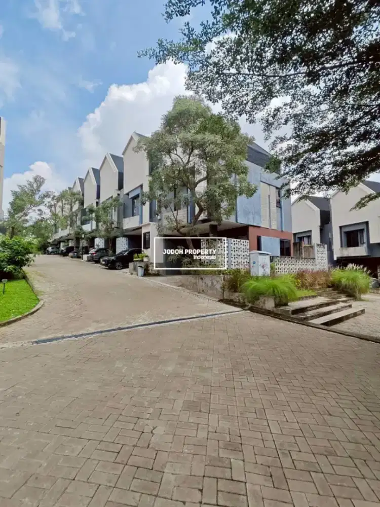 JUAL RUMAH SIAP HUNI SEMIFURNIS DI PONDOK CABE DEKAT MRT LEBAK BULUS