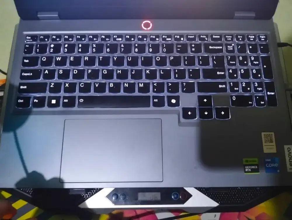 Laptop Lenovo LOQ 15IAX9