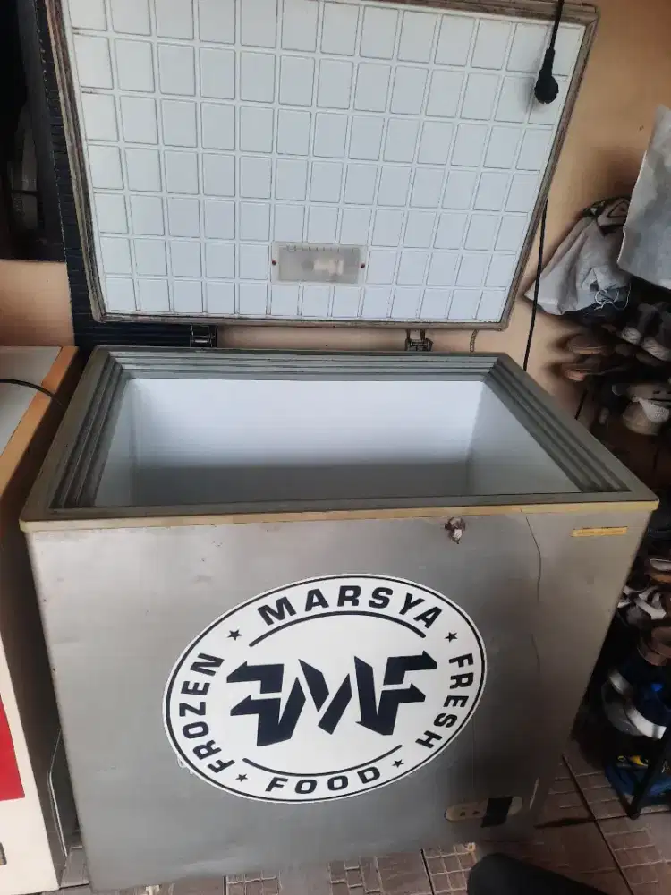 FREEZER BOX 180 LITER