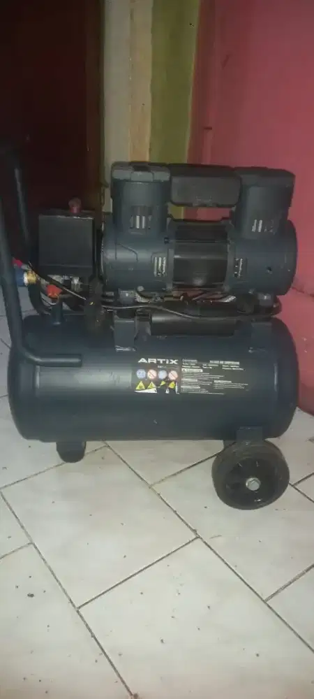 Kompresor angin dan timbangan digital buah