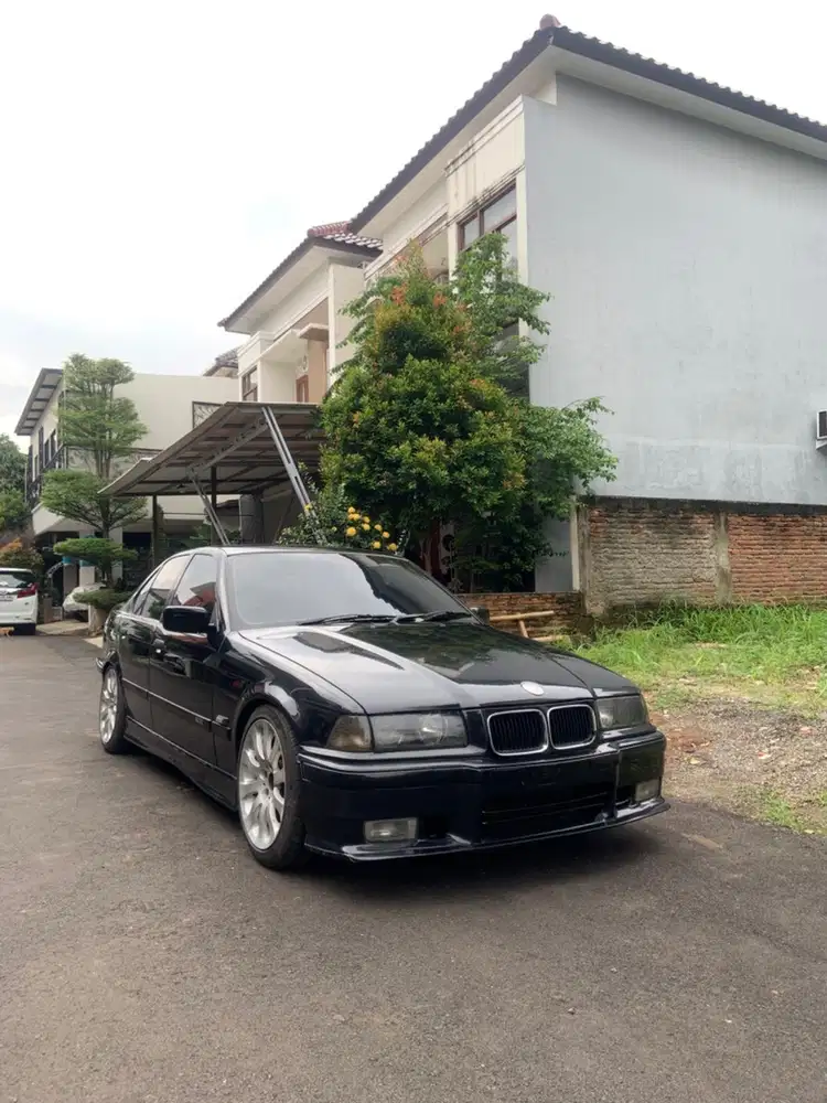 BMW E36 320 MST AT LE (limited edition)