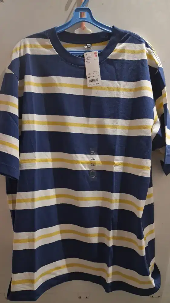 Kaos UNIQLO, 100% Baru, XL